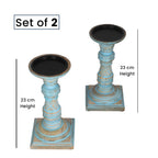 Set aus 2 antiken geschnitzten Holzkerzenhaltern mit quadratischem Ständer, 23cm, Altblau
