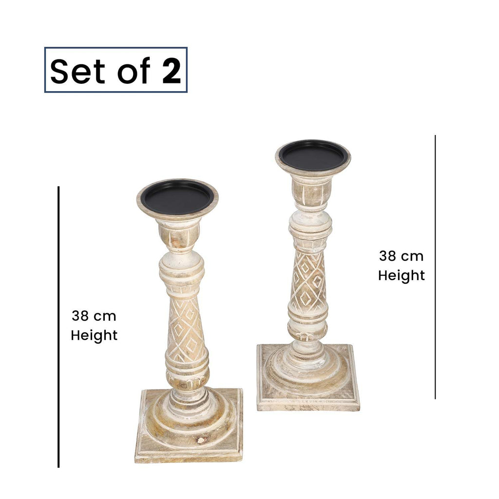 Set aus 2 antiken geschnitzten Holzkerzenhaltern mit quadratischem Ständer, 38cm, Beige