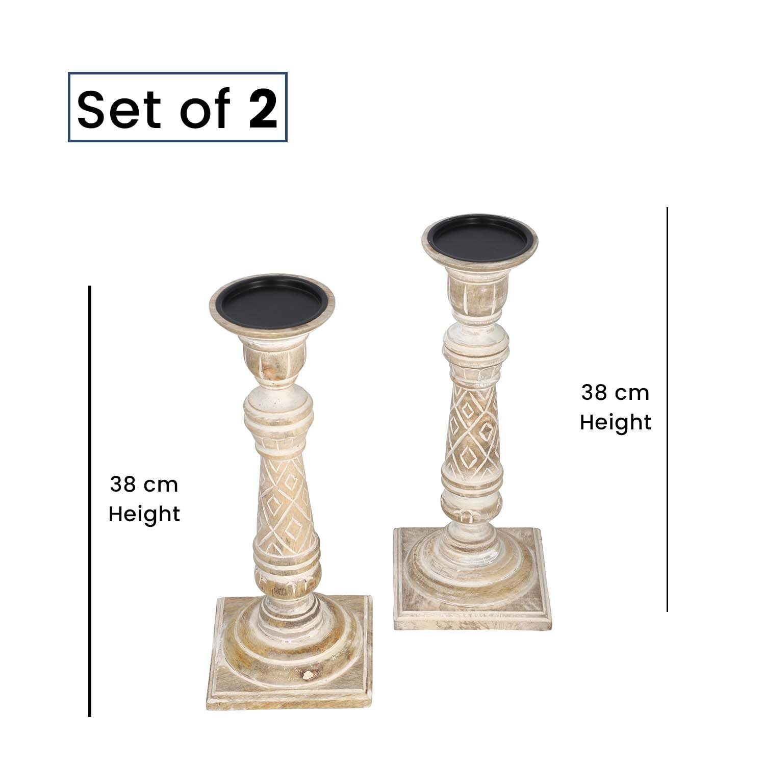 Set aus 2 antiken geschnitzten Holzkerzenhaltern mit quadratischem Ständer, 38cm, Beige