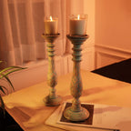 Set aus 2 antiken geschnitzten Holzkerzenhaltern mit rundem Ständer, 38cm, Hellblau