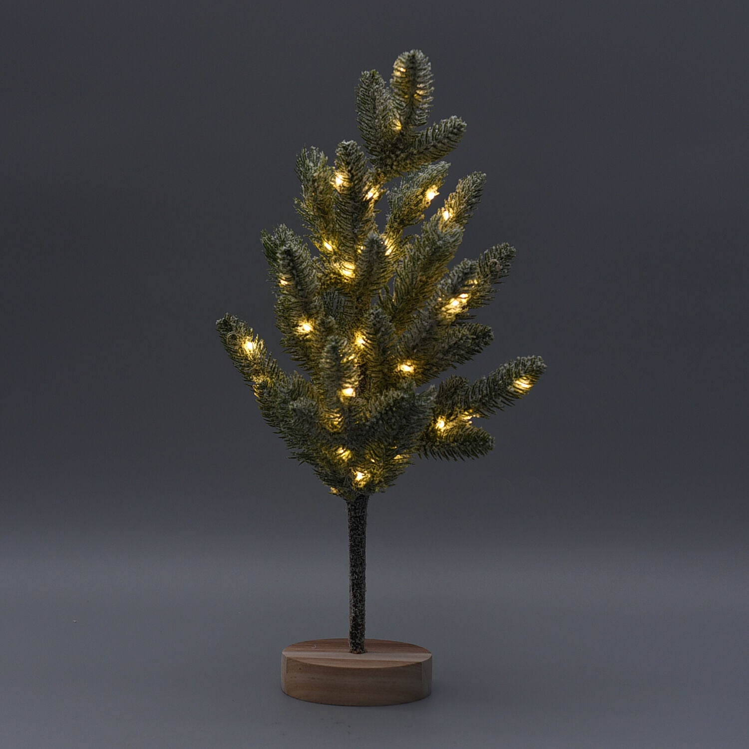 Warmweiße 50 LED Weihnachtsbaum Lampe, Größe 55 cm, 3xAA (nicht inkl.), Grün, Weiß und Braun