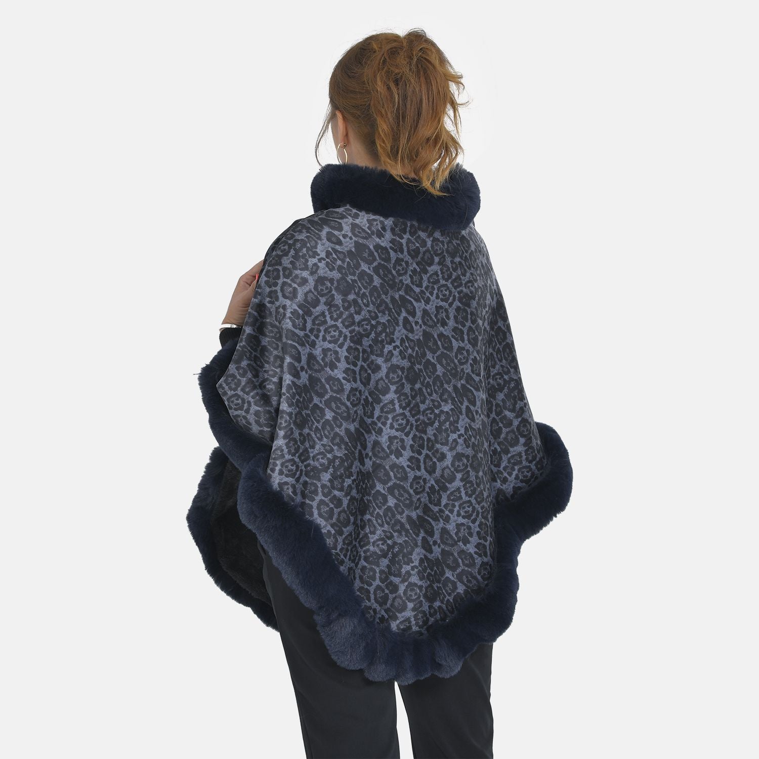 Warm und weich: Kunstpelz-Poncho mit Leopardenmuster, 70x92 cm, dunkelblau