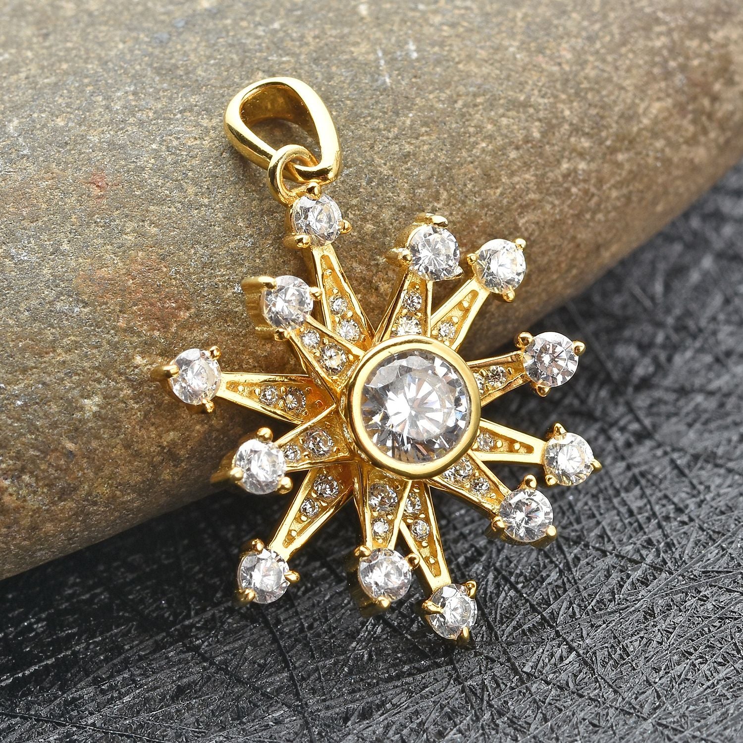 Weißer Zirkonia Schneeflocken-Anhänger, 925 Silber vergoldet ca. 1,52 ct