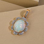 Natürlicher, äthiopischer Opal und Zirkon-Anhänger, 925 Silber vergoldet ca. 3.27 ct