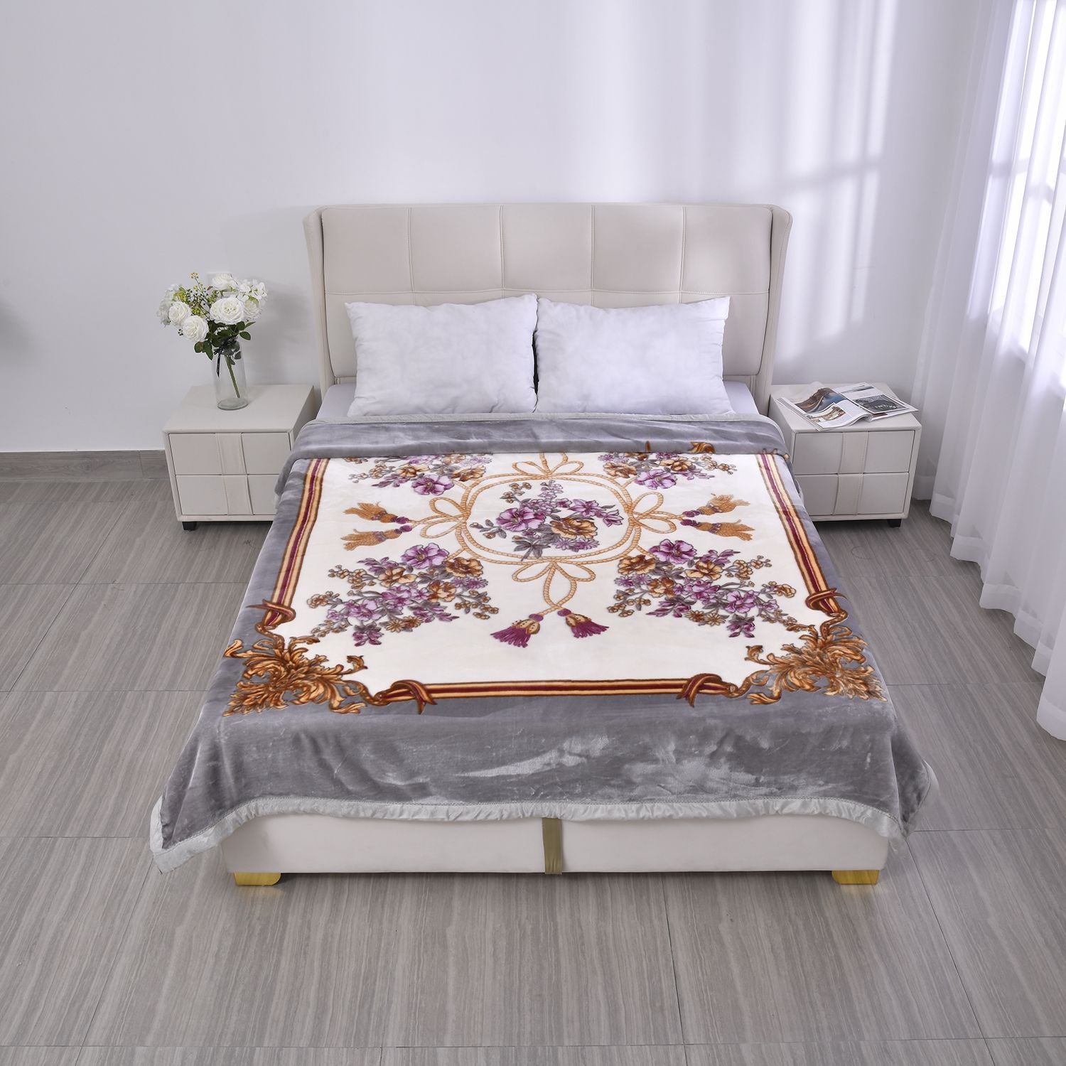 Wolkenweiche Decke mit floralem Muster, 200x230cm, Silber