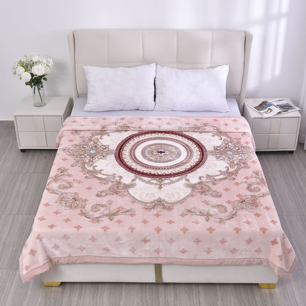 Wolkenweiche Decke mit floralem Muster, 200x230cm, beige