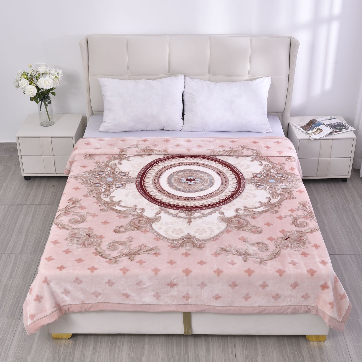 Wolkenweiche Decke mit floralem Muster, 200x230cm, beige