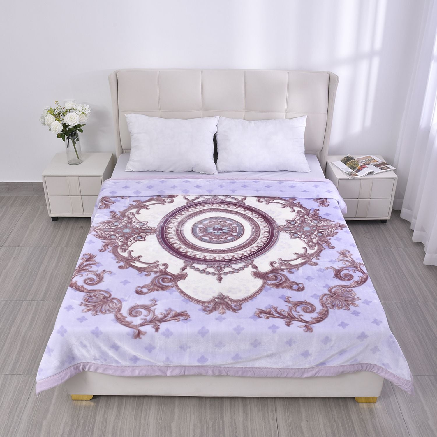 Wolkenweiche Decke mit floralem Muster, 200x230cm, Lavendel