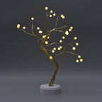 Warmweiße 36 LED Baum Lampe, Größe 50 cm, 3xAA (nicht inkl.), Gold und Weiß