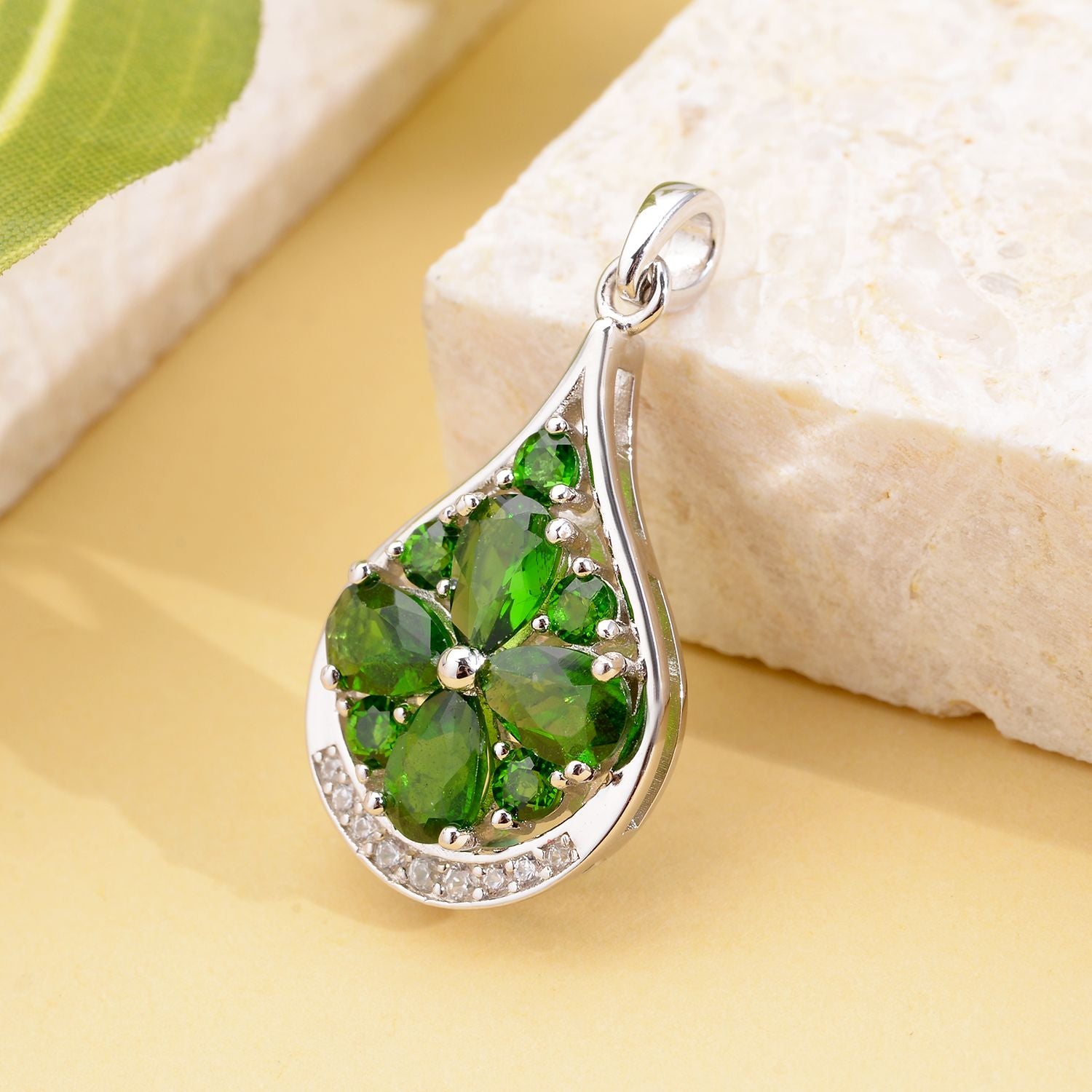 Natürlicher Chromdiopsid Anhänger, 925 Silber rhodiniert ca. 2.29 ct