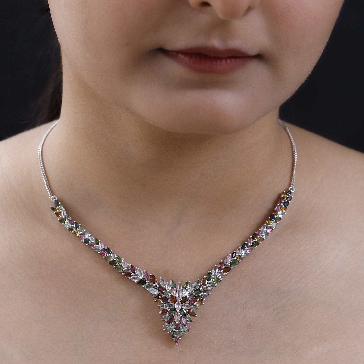 Natürliches mehrfarbiges Turmalin Collier, ca. 45 cm, 925 Silber platiniert, ca. 11.67 ct