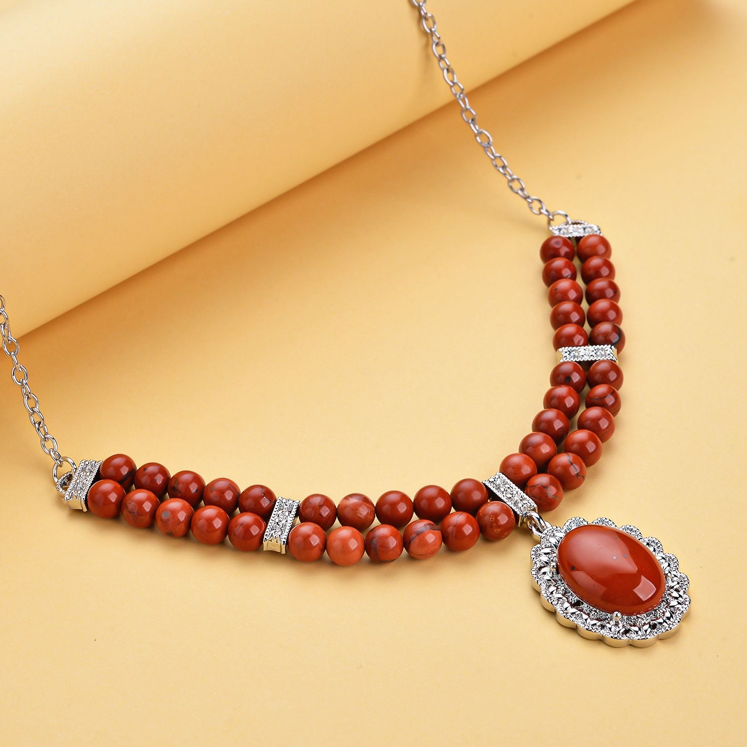 Rote Jaspis Halskette, ca. 45 cm, silberfarben ca. 96.00 ct