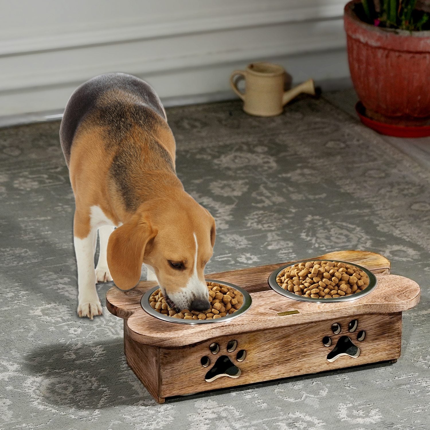 NAKKASHI - Handgeschnitzte Futternäpfe aus Mangoholz mit Schalen aus Edelstahl, braun, Pfote