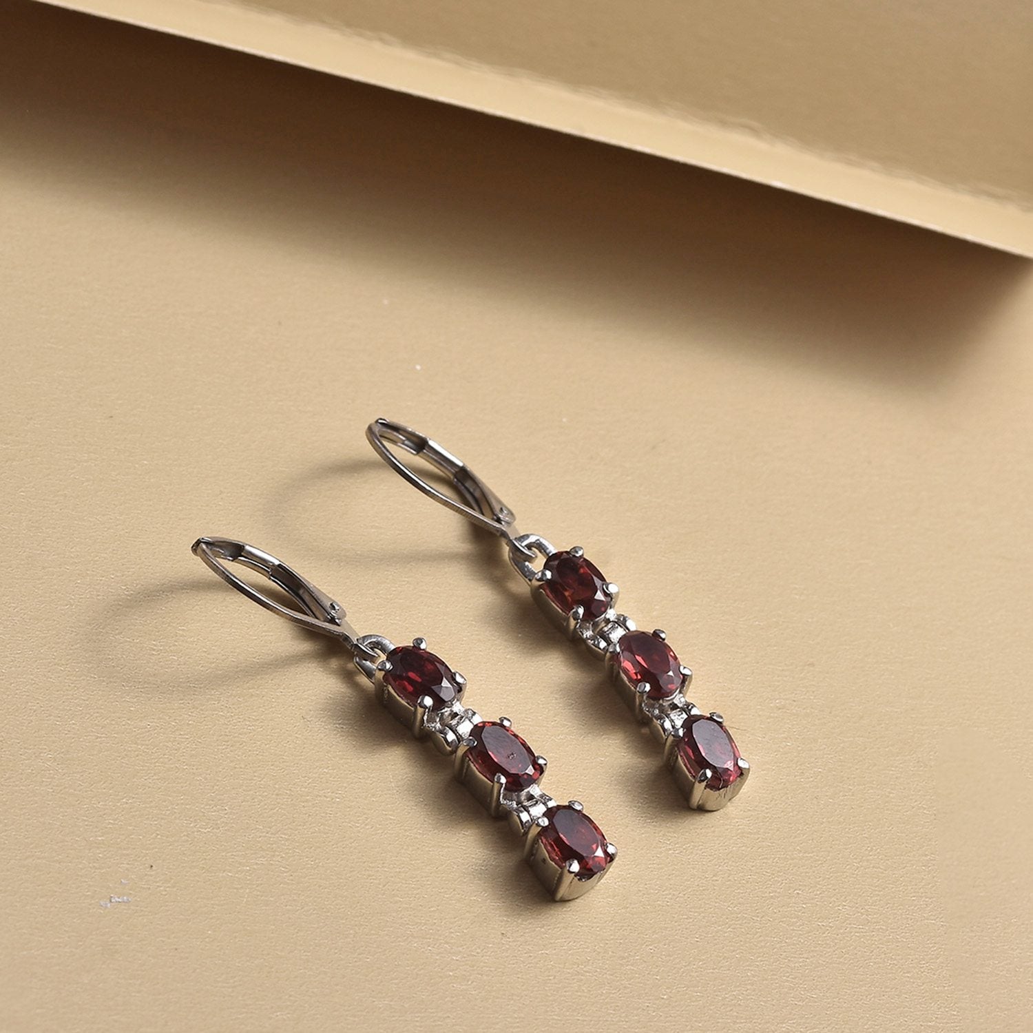 Rote Granat Ohrringe, Edelstahl, ca. 3,62 ct