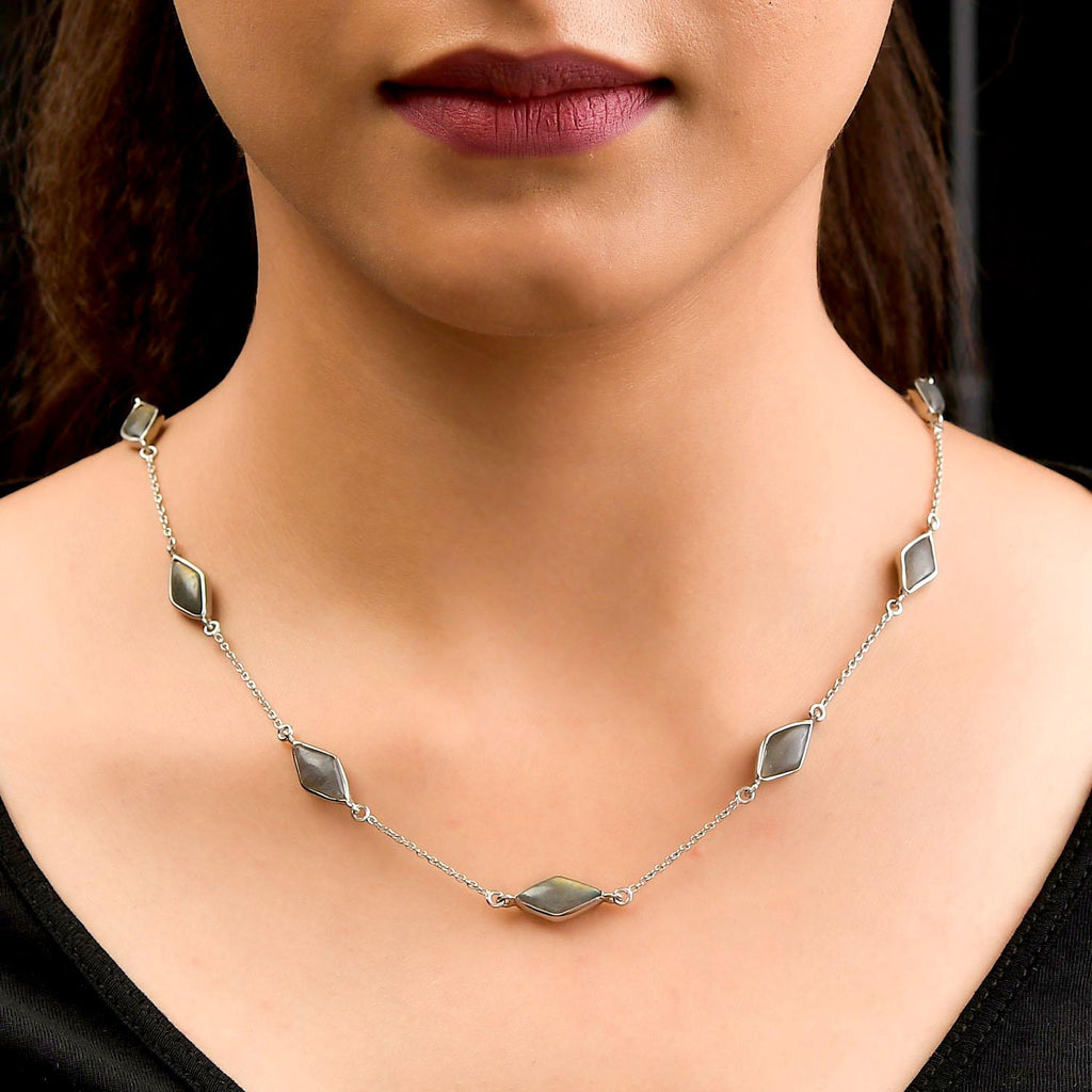 Feuer Labradorit Halskette, ca. 50 cm, 925 Silber platiniert ca. 18.10 ct