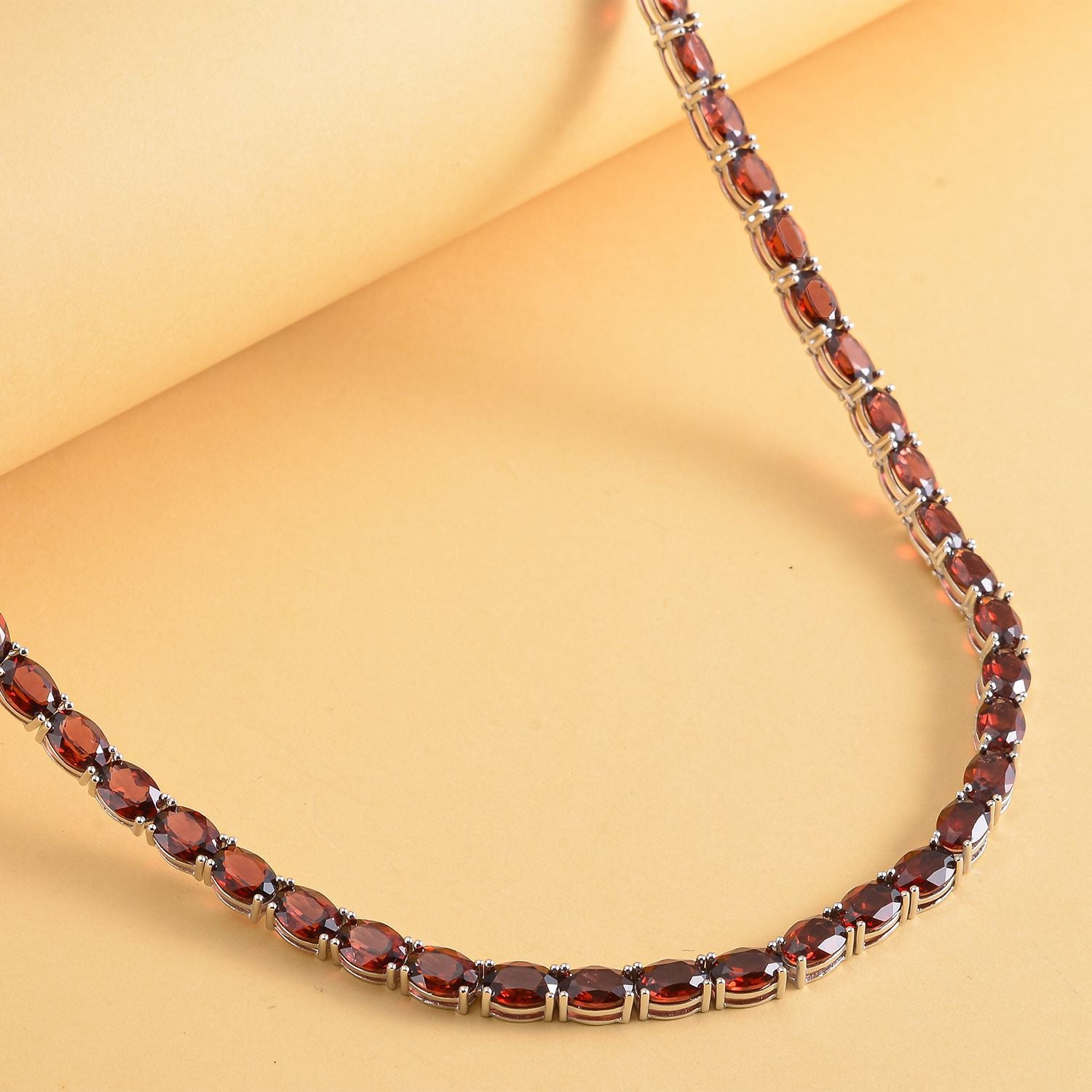 Mosambik Granat Halskette, ca. 45 cm, 925 Silber rhodiniert ca. 61,56 ct