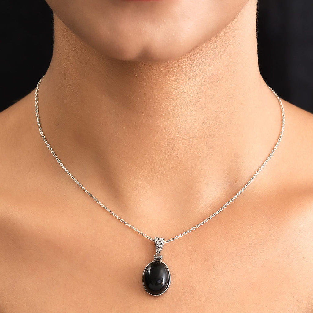 Schwarzer Onyx Anhänger, ca. 9.85 ct