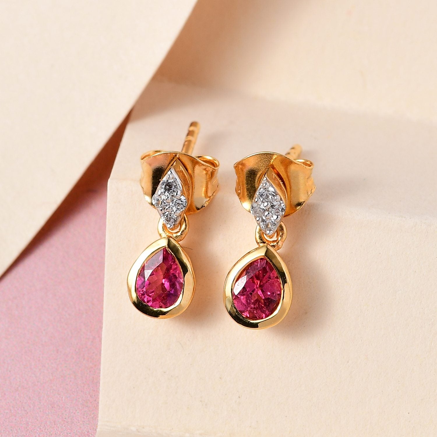 AA Rubellit und weiße Zirkon Ohrringe, 925 Silber Gelbgold Vermeil ca. 0.71 ct