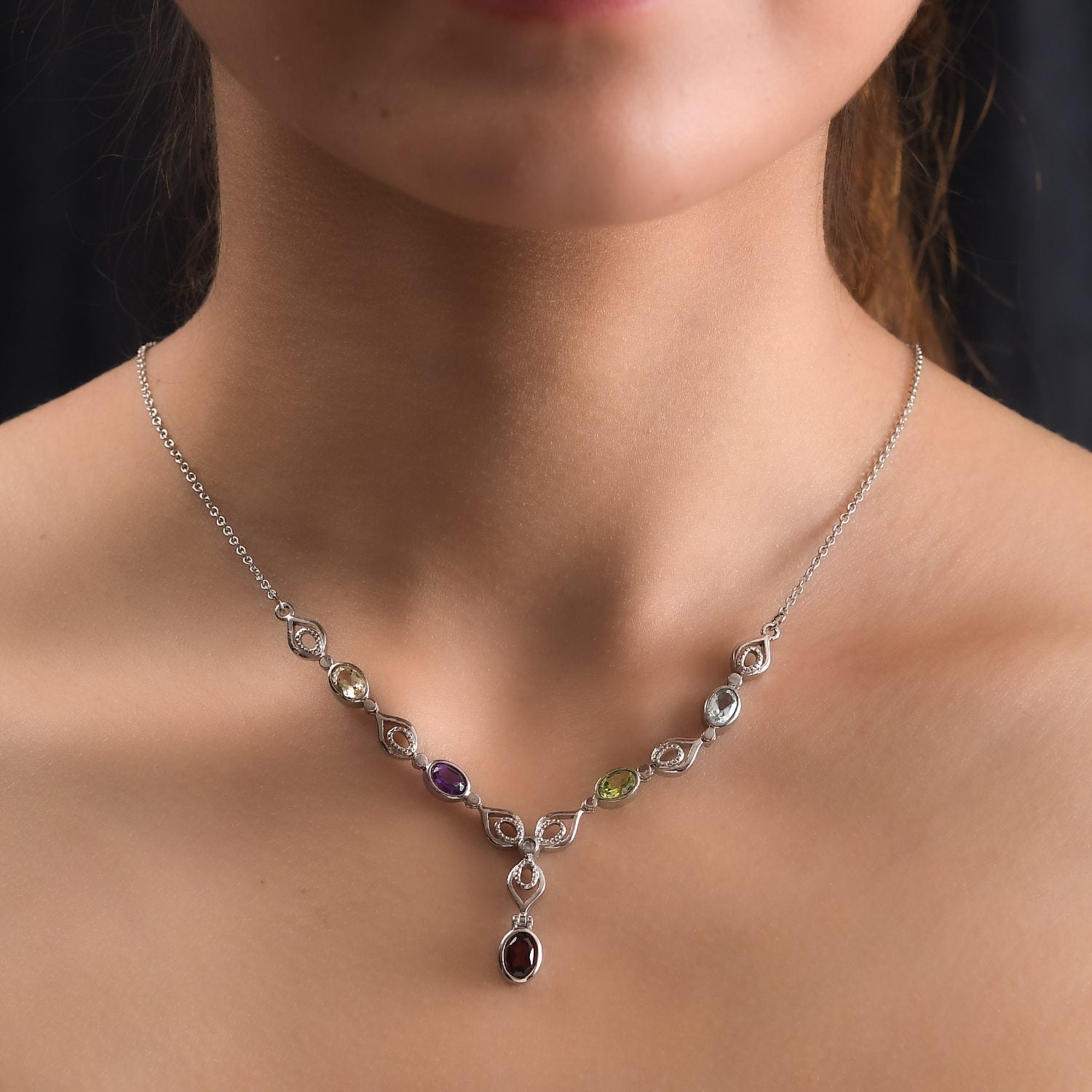 Mehrfarbiges Collier, ca. 45 cm Edelstahl ca. 3,08 ct