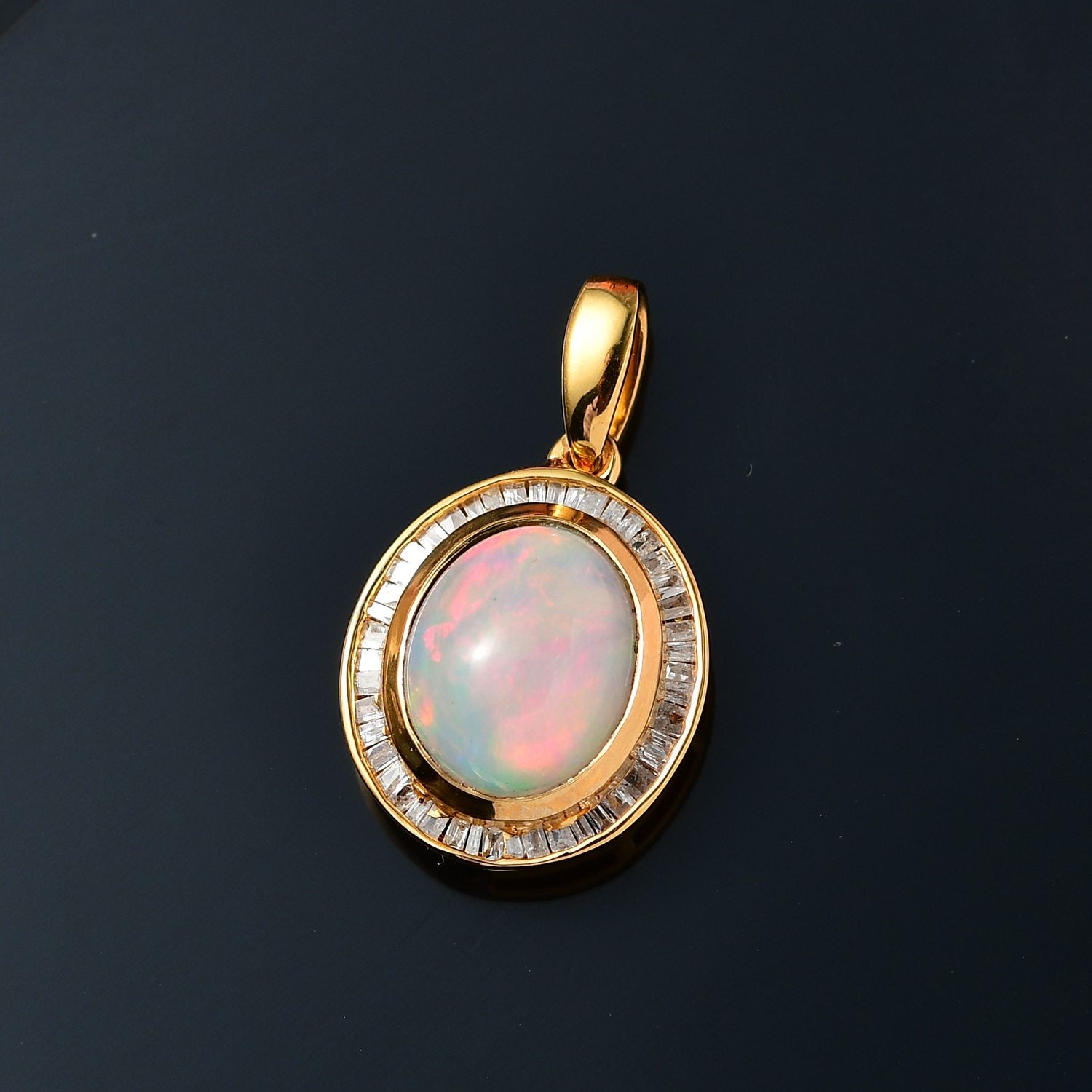 Natürlicher, äthiopischer Welo Opal, weißer Diamant Anhänger 925 Silber Gelbgold Vermeil ca. 2.65 ct