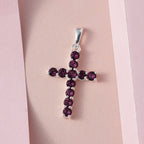 Violetter Kristall-Kreuzanhänger, 925 Silber ca. 0.81 ct