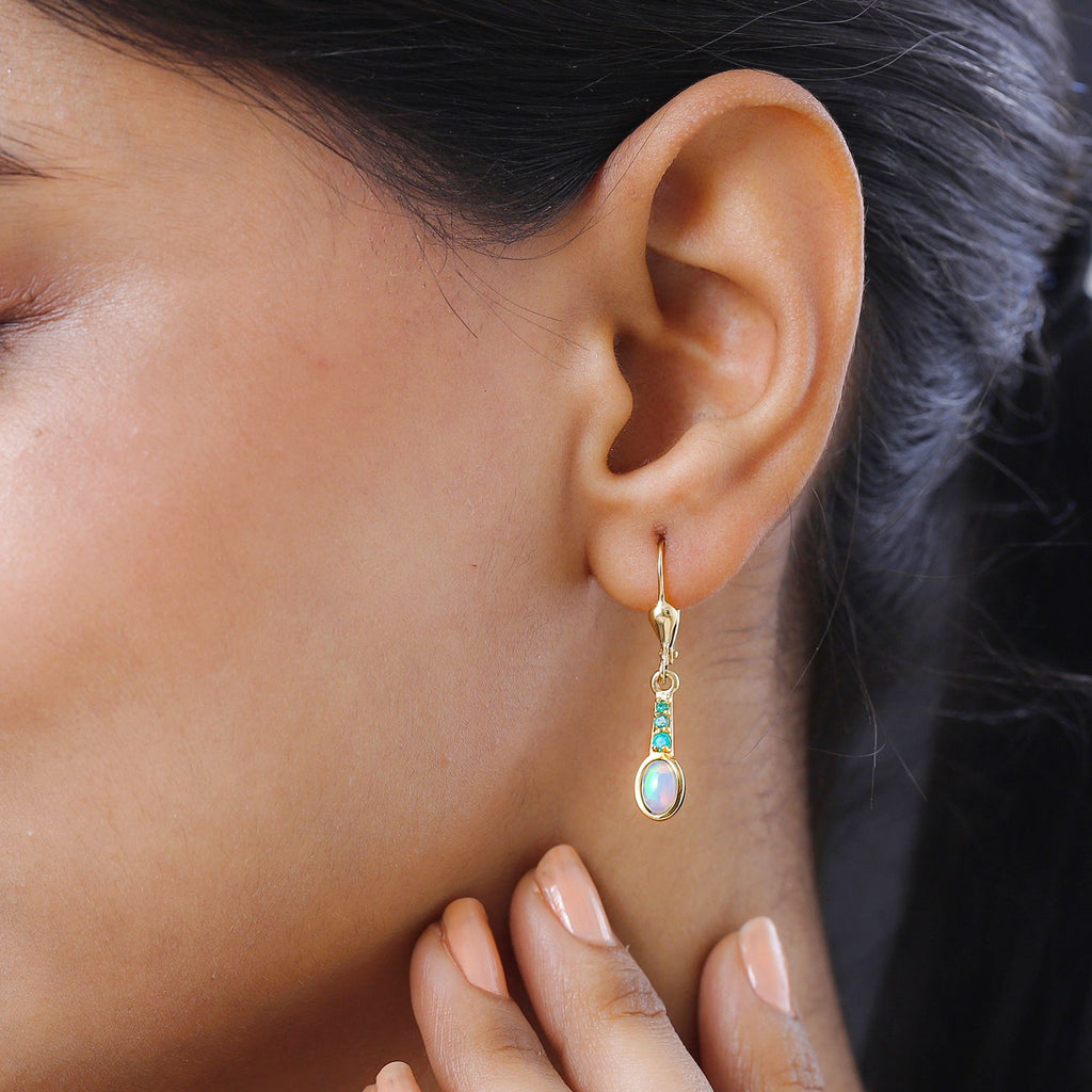 Natürliche, äthiopische Welo Opal, Kagem Sambische Smaragd-Ohrringe, 925 Silber vergoldet ca. 0.99 ct