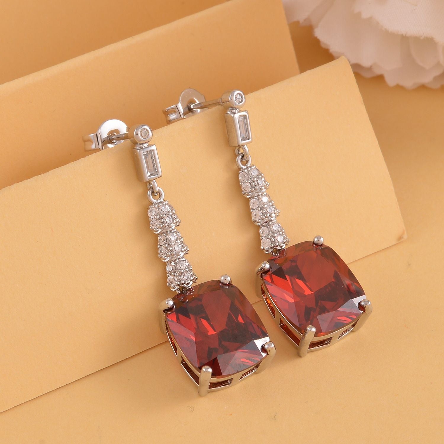Rote und weiße Zirkonia Ohrringe, Edelstahl ca. 18.47 ct