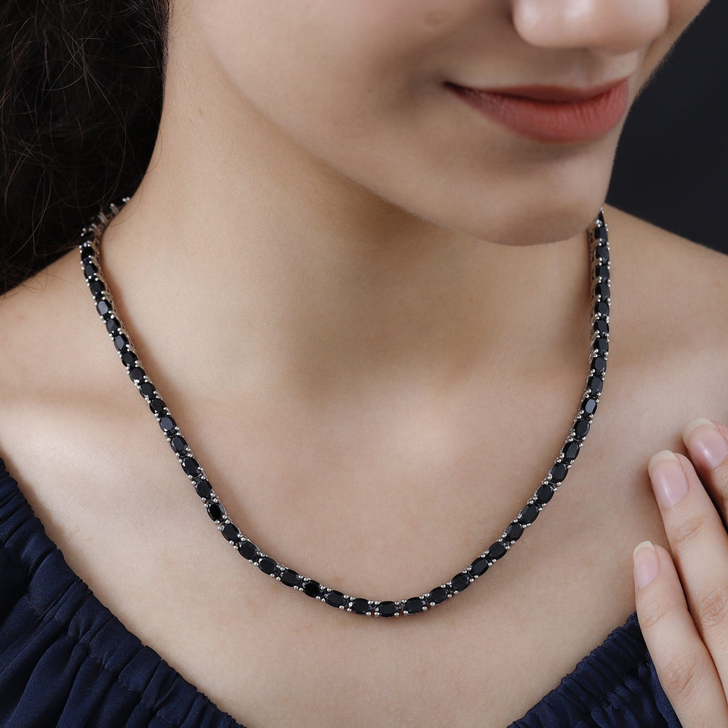 Schwarze Spinell Halskette, ca. 45 cm, 925 Silber platiniert ca. 41.75 ct