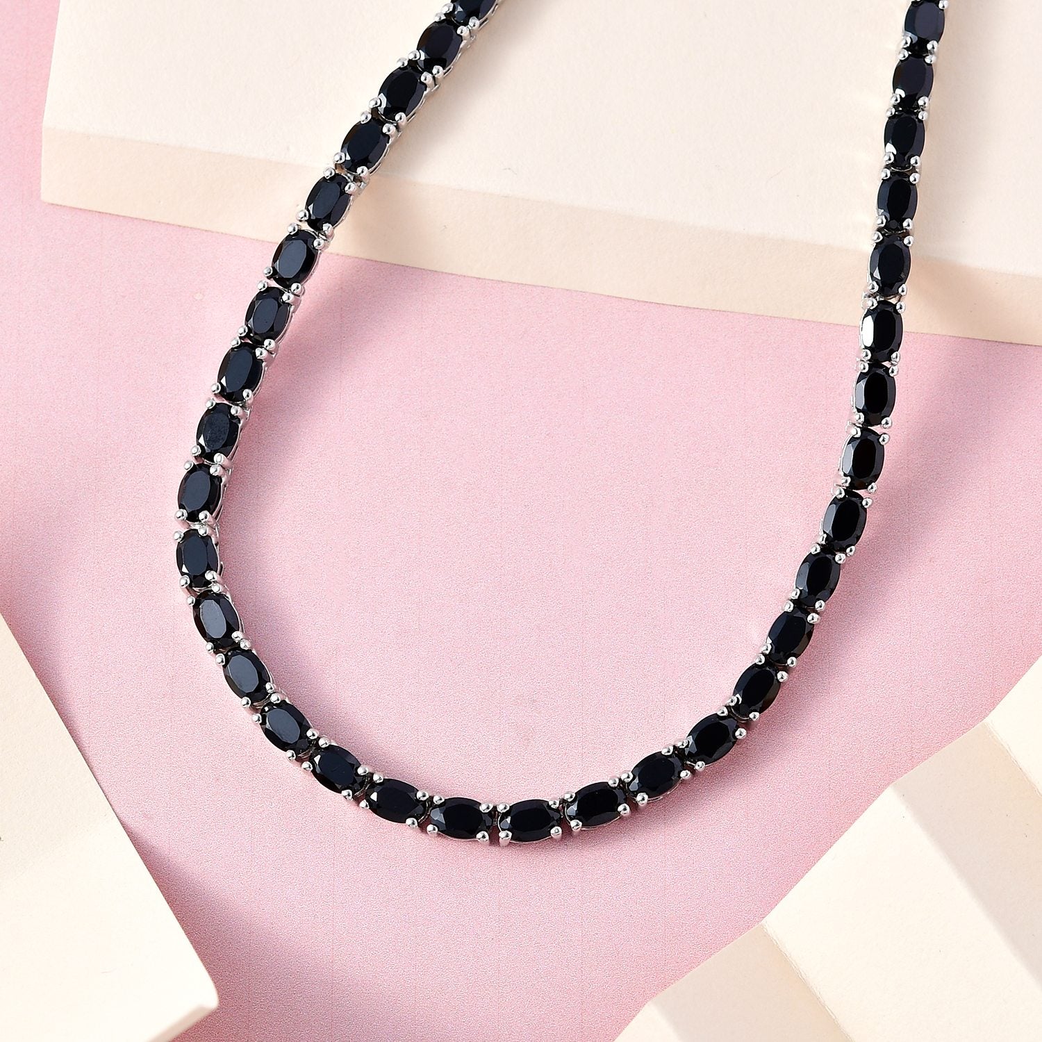 Schwarze Spinell Halskette, ca. 45 cm, 925 Silber platiniert ca. 41.75 ct