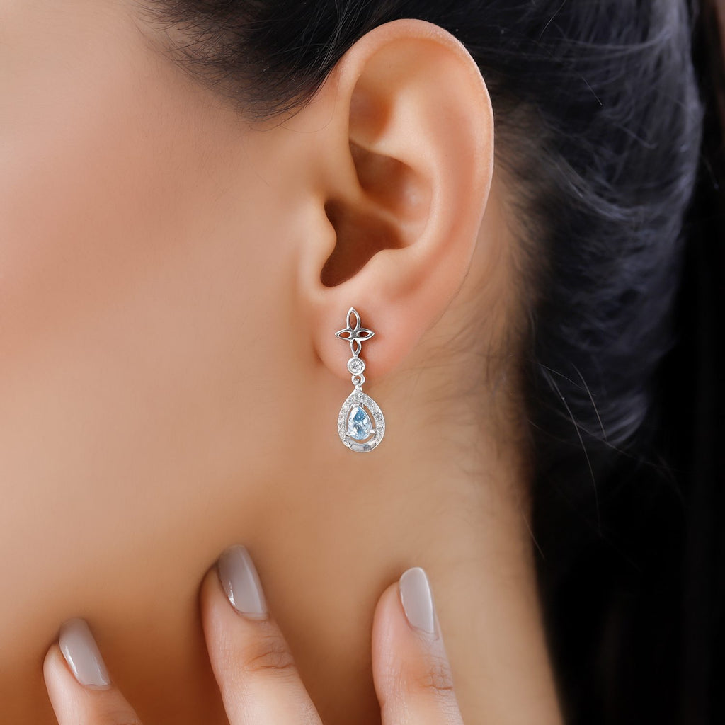 Kambodschanische, blaue und weiße Zirkon Ohrringe, 925 Silber platiniert ca. 1.58 ct