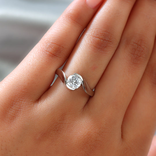 LUSTRO STELLA - feinster Zirkonia Bypass-Ring, 925 Silber platiniert (Größe 20.00)