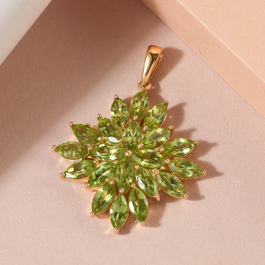 Natürlicher Peridot-Anhänger, Navetteschliff, 925 Silber vergoldet ca. 11,78 ct