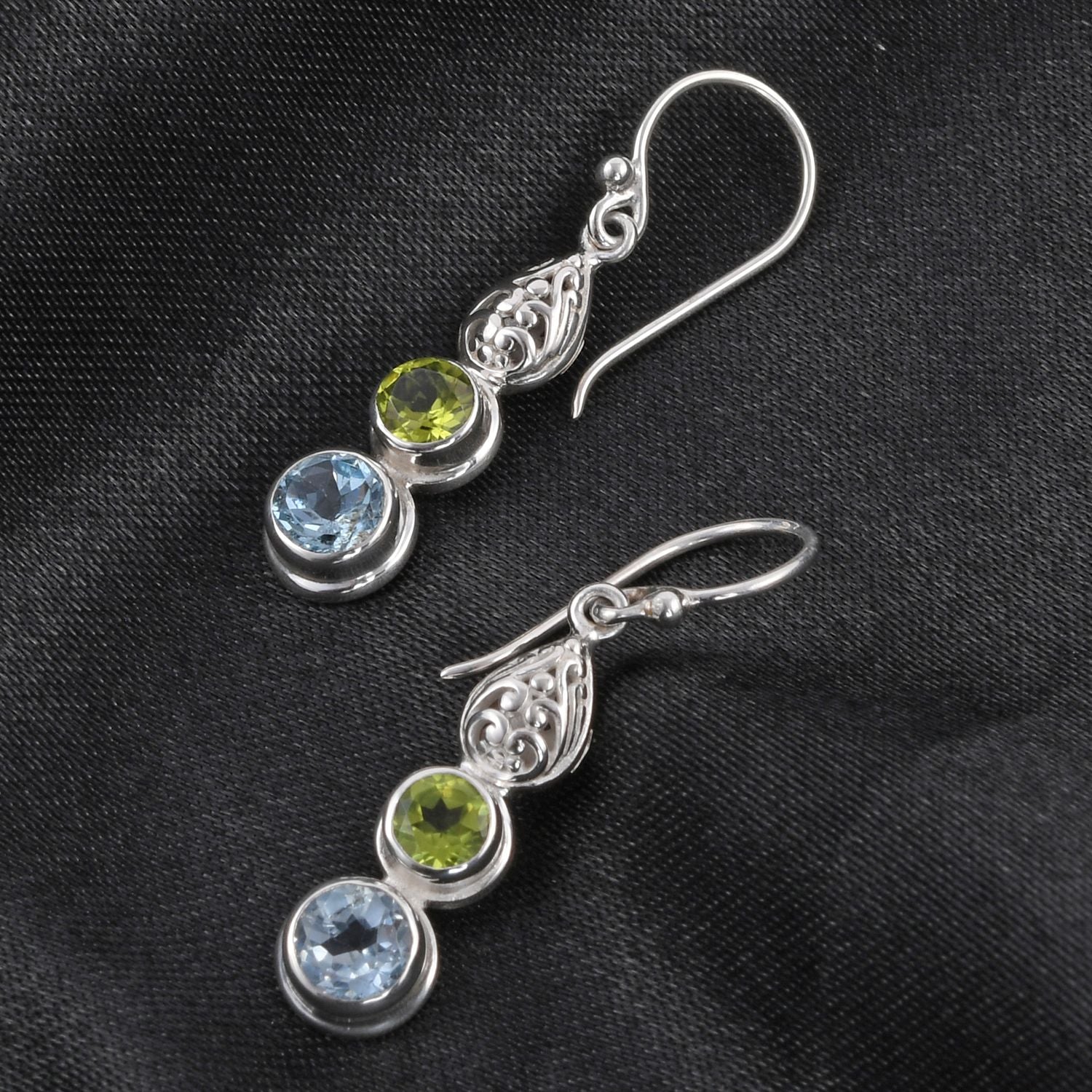 Royal Bali Kollektion -  Himmelblauer Topas, Peridot Ohrringe 925 Silber ca. 3,81 ct