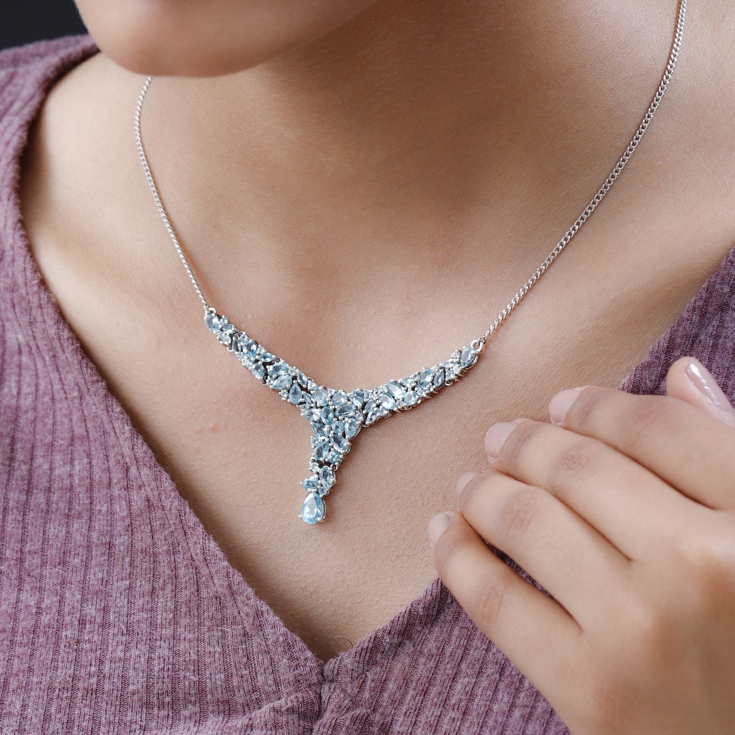 Paraiba-Apatit Collier, ca. 45 cm, 925 Silber platiniert ca. 7.46 ct