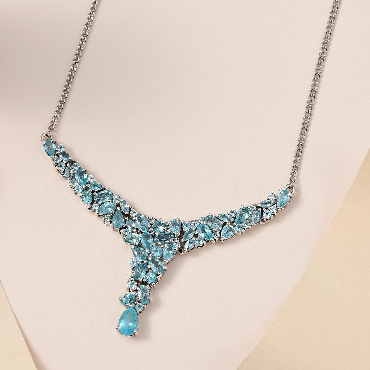 Paraiba-Apatit Collier, ca. 45 cm, 925 Silber platiniert ca. 7.46 ct