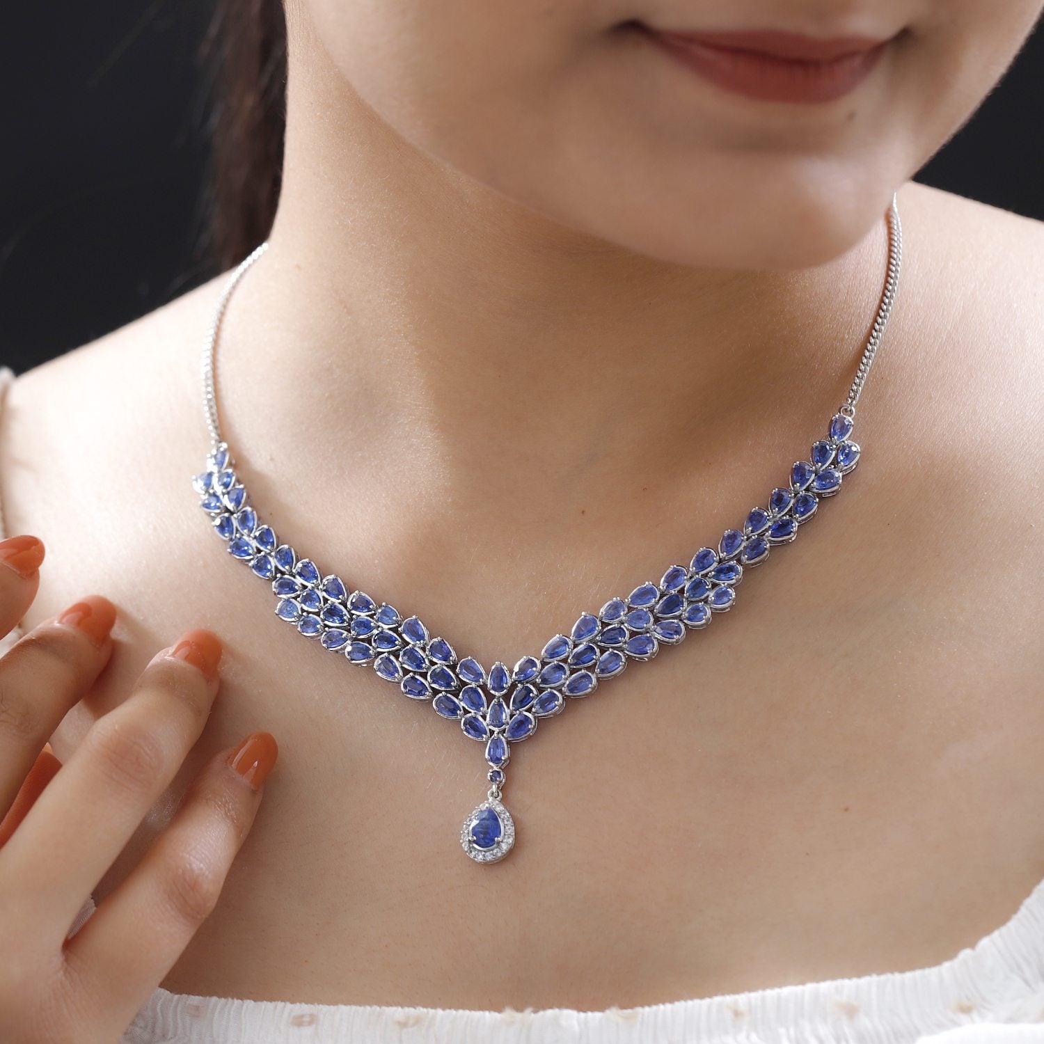 Kaschmir Kyanit Collier, ca. 45 cm, 925 Silber platiniert ca. 18.36 ct