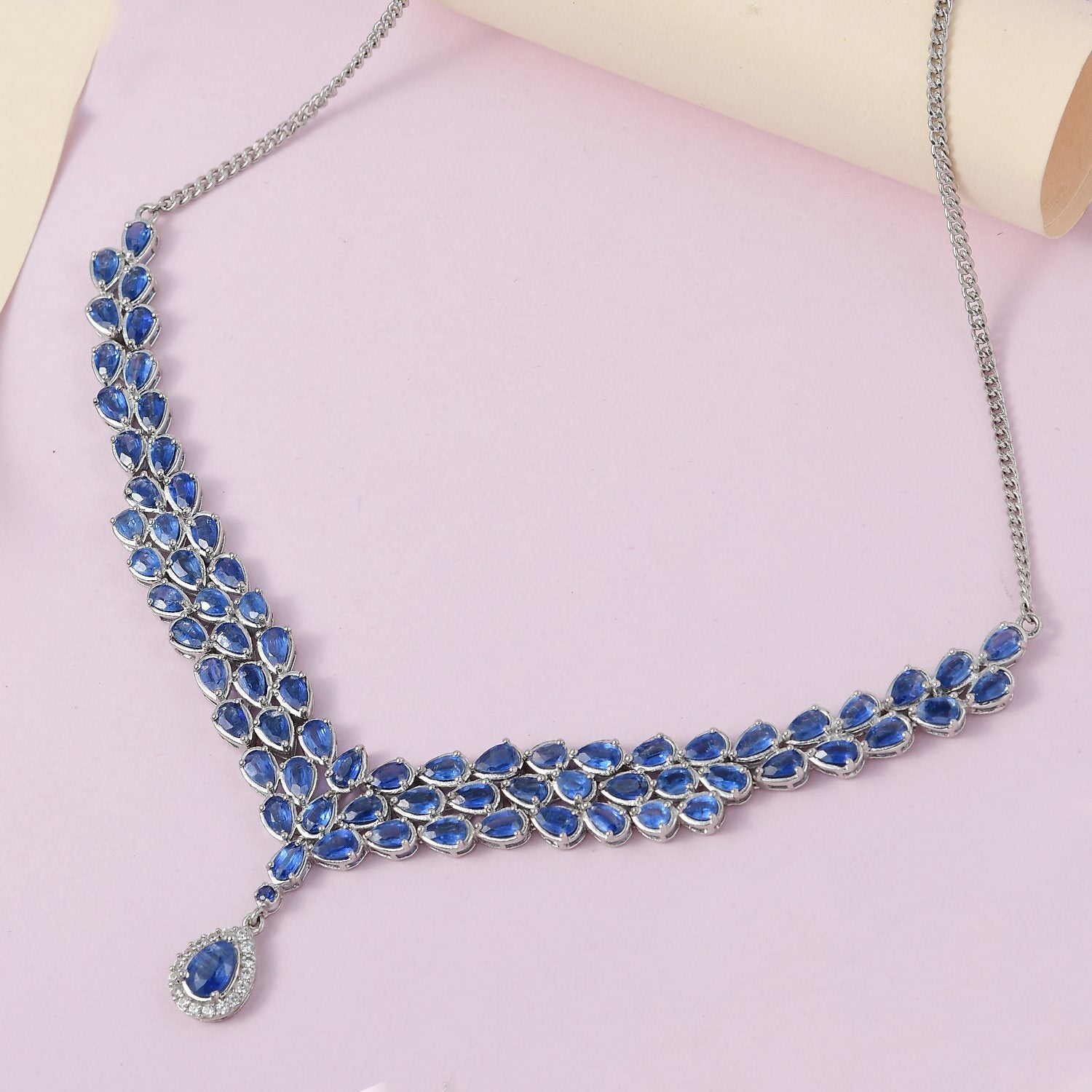Kaschmir Kyanit Collier, ca. 45 cm, 925 Silber platiniert ca. 18.36 ct