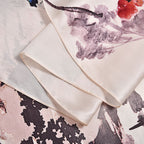 La marey Painted plain crepe satin 100%silk scarfMaterial : 100%silk Size: 52*170cmWeight : 50gColor : pink and grey