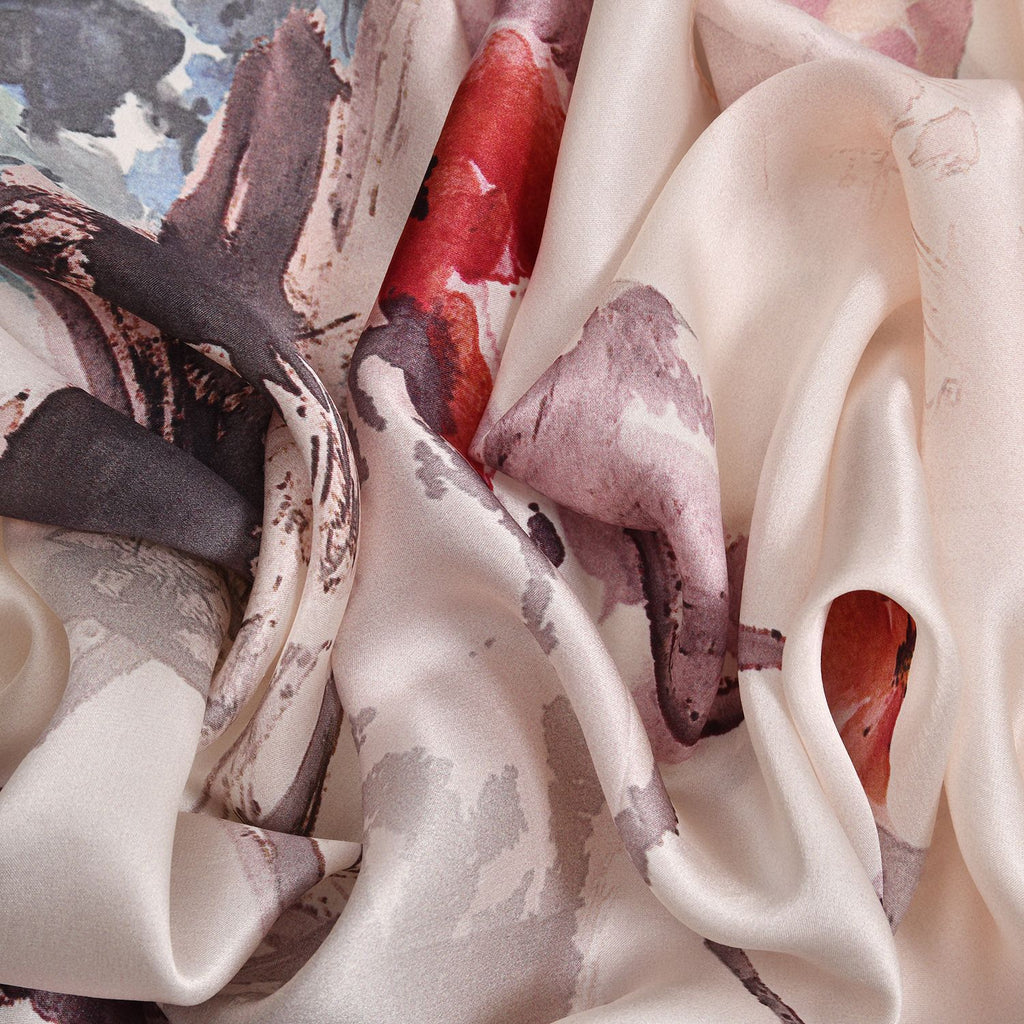 La marey Painted plain crepe satin 100%silk scarfMaterial : 100%silk Size: 52*170cmWeight : 50gColor : pink and grey