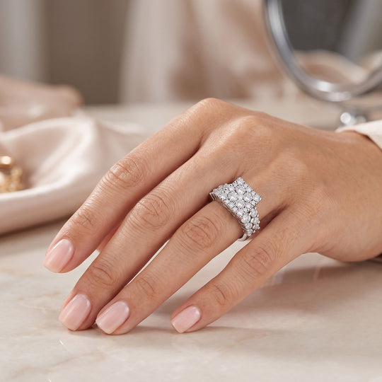LUSTRO STELLA weißer Zirkonia Cluster Ring, 925 Silber platiniert
