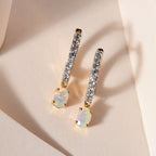 Natürlicher, äthiopischer Welo Opal, weißer Zirkon Ohrringe, 925 Silber vergoldet ca. 1.31 ct