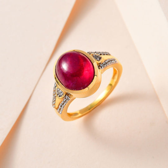 AA Afrikanischer Rubin (Fissure gefüllt), weißer Zirkon Ring, 925 Silber Gelbgold Vermeil (Größe 18.00) ca. 5.65 ct
