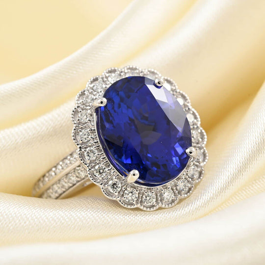 AAAA Tansanit, Weißer Diamant Ring 950 Platin (Größe 19.00) ca. 7,15 ct