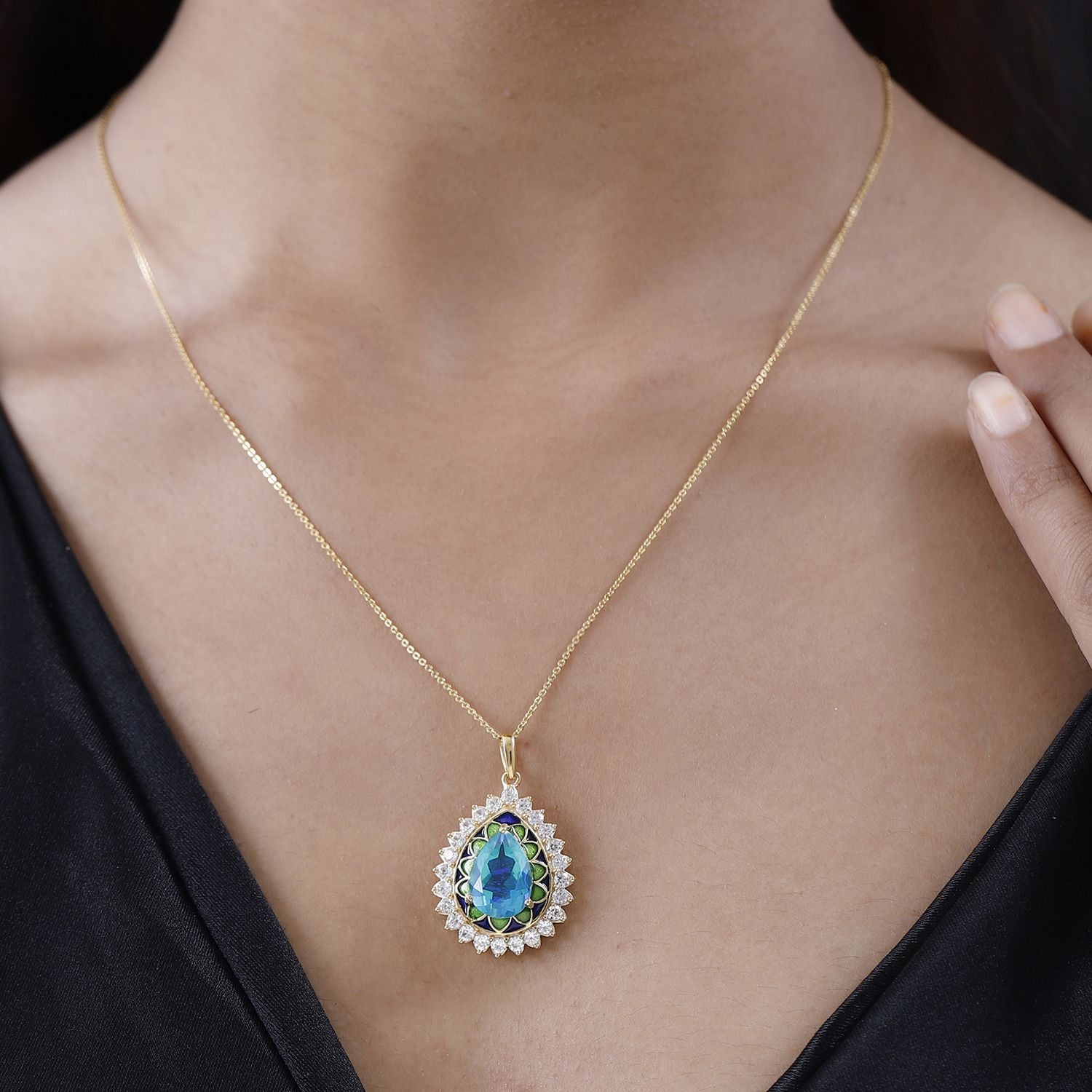 Paraiba Pfau Triplet Quarz, weißer Zirkon Anhänger, 925 Silber vergoldet ca. 8.12 ct
