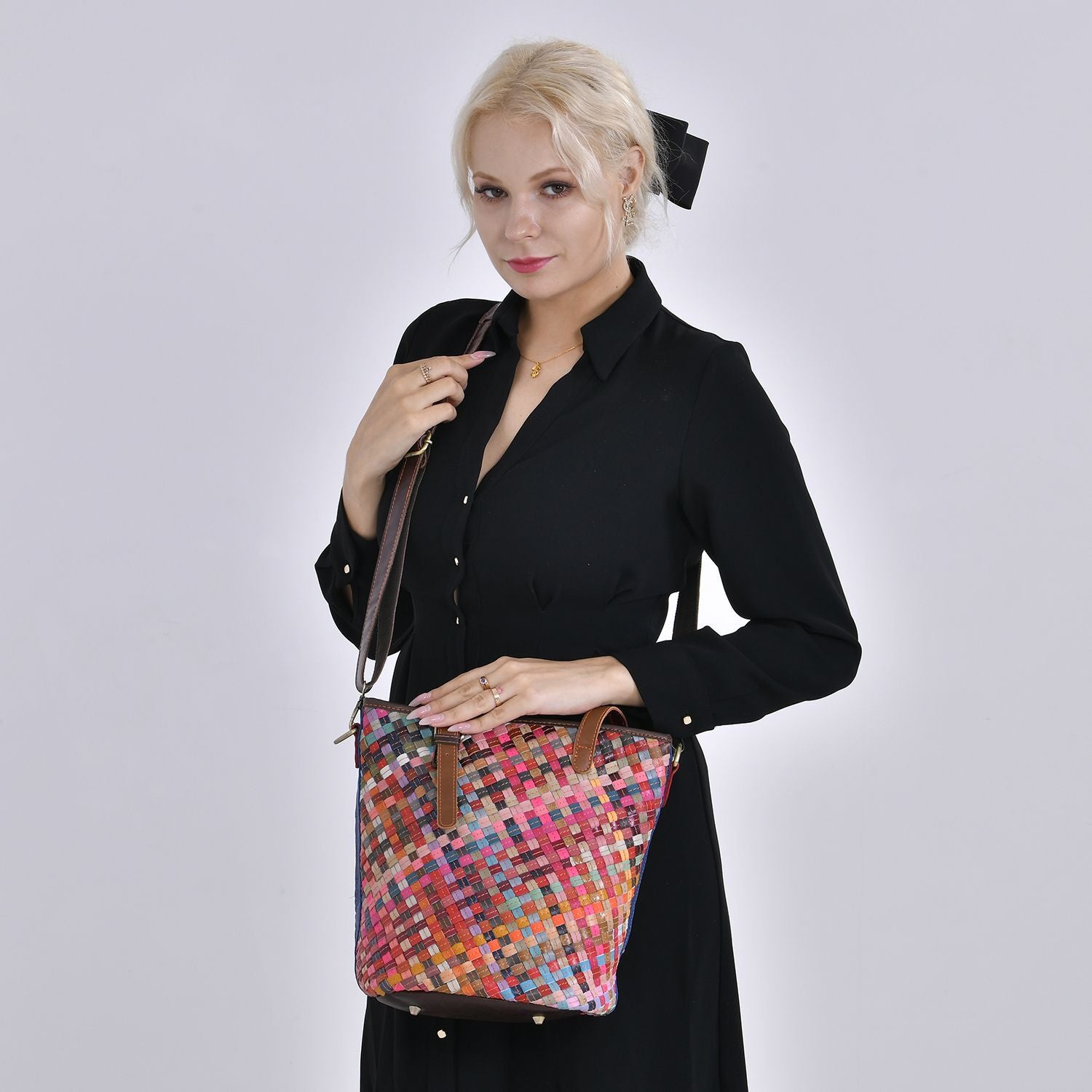 Chaos by Elsie - 100% Echtleder gewebter Tasche mit RFID schutz, 30x27x20 cm