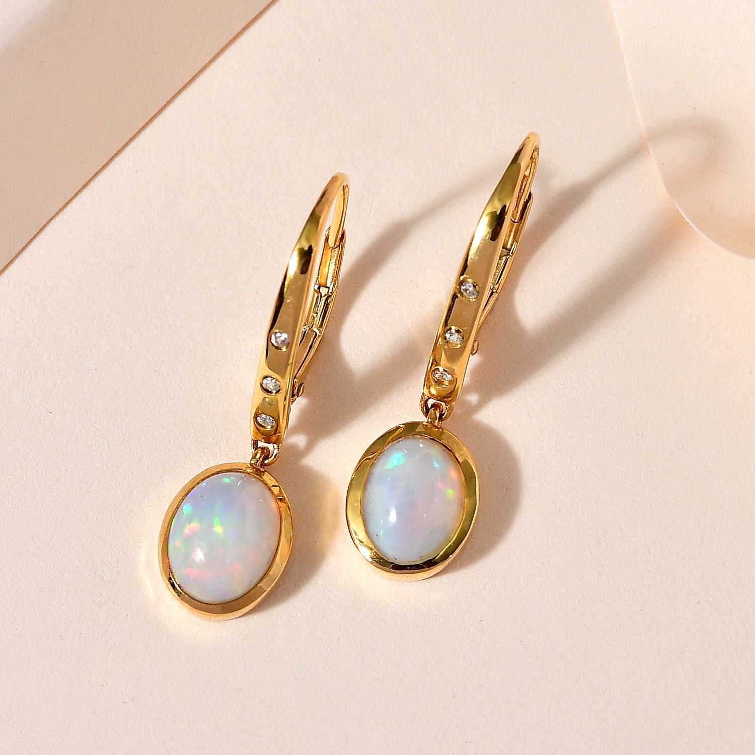 Natürlicher, äthiopischer Welo Opal, Weißer Zirkon Ohrringe, 925 Silber Gelbgold Vermeil, ca. 2.44 ct