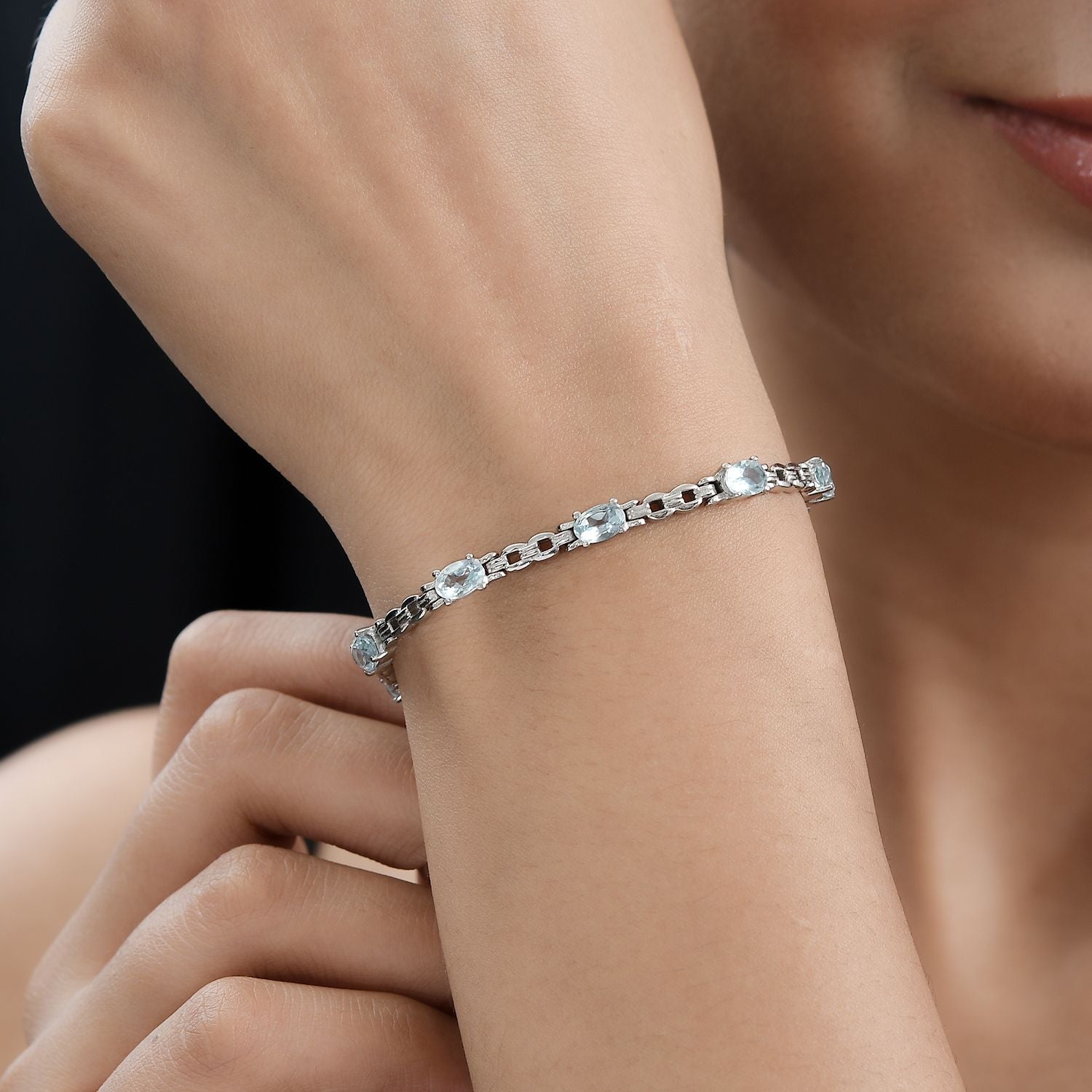 Himmelblauer Topas Armband, ca. 18 cm, Edelstahl ca. 3.85 ct