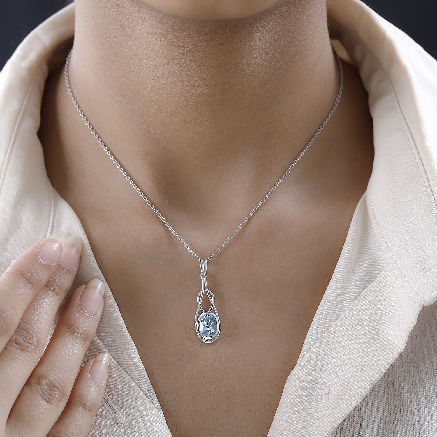 Himmelblauer Topas Anhänger, 925 Silber platiniert, ca. 2.25 ct