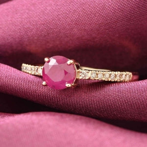 LUXORO AAA Natürlicher Mosambik-Rubin, Weißer Diamant AGI zertifiziert Ring 585 Gold (Größe 19.00) ca. 1.20 ct