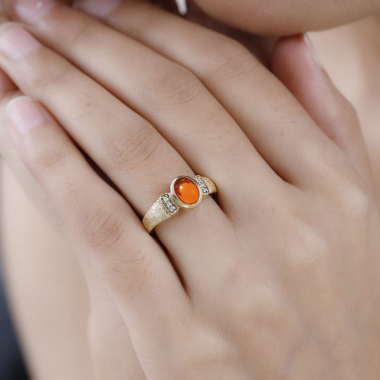 Orange äthiopischer Welo Opal, Weißer Zirkon Ring, 925 Silber Gelbgold Vermeil, ca. 0.85 ct